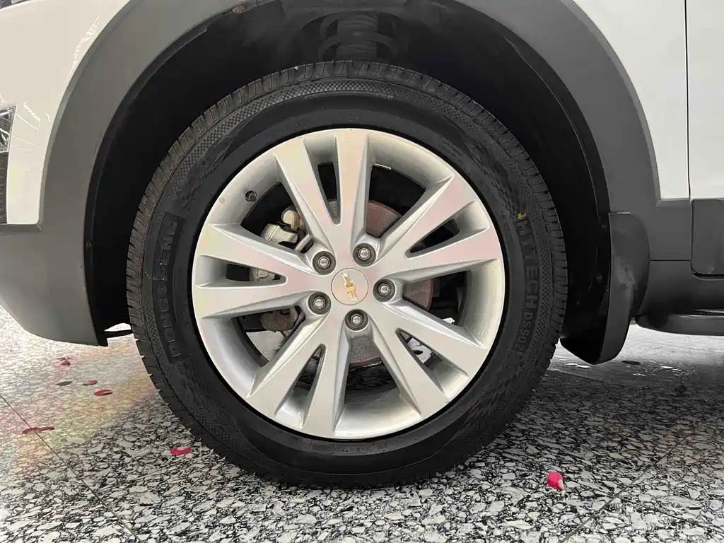 Chevrolet Captiva — миниатюра 15