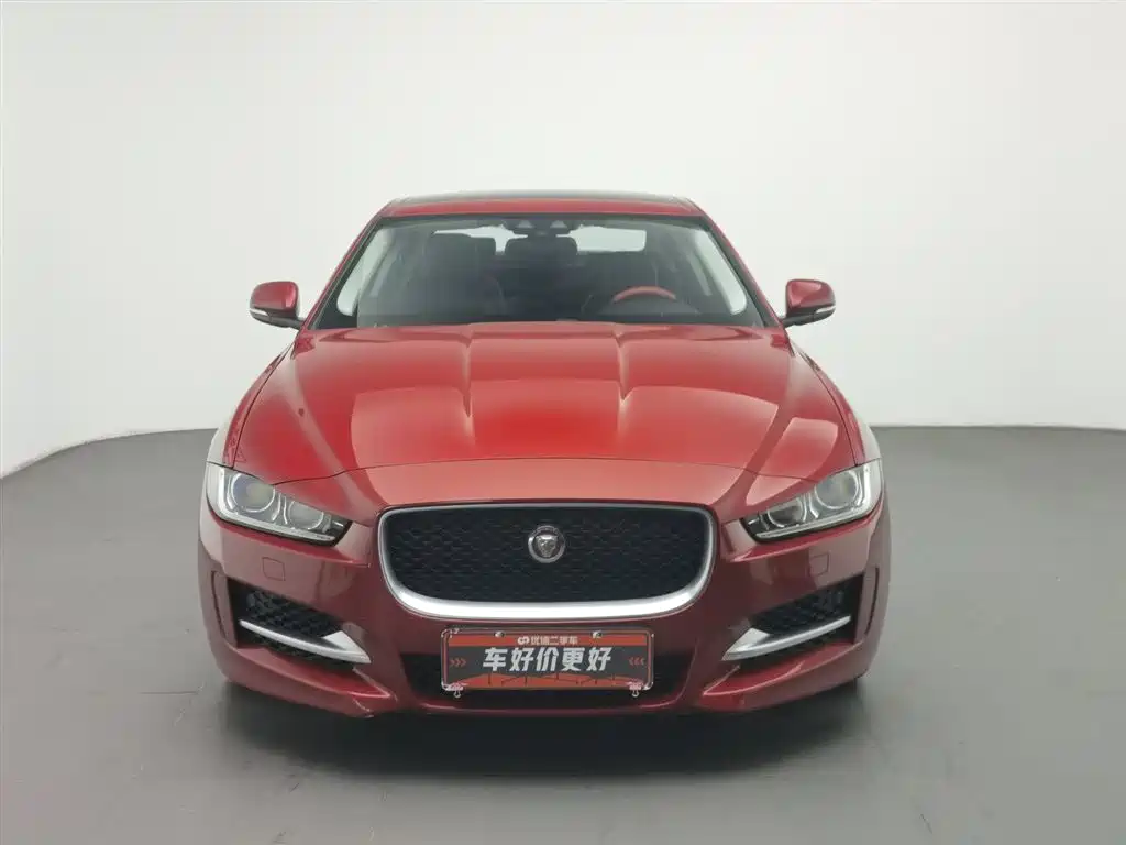 JAGUAR XE