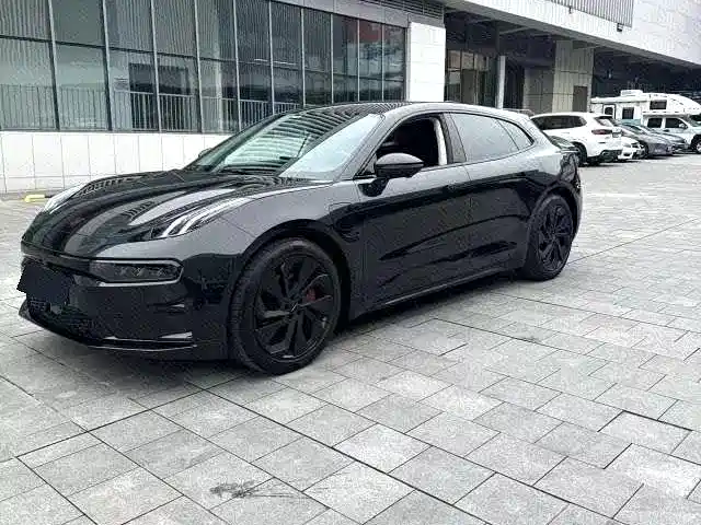 Zeekr 001