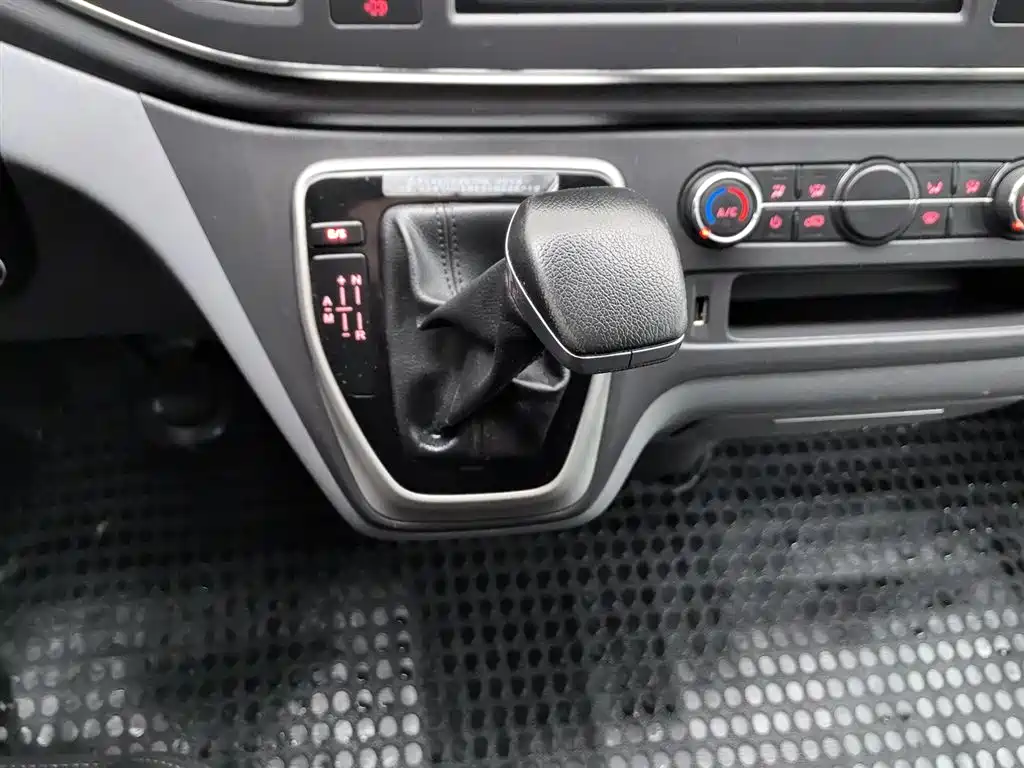 SAIC MAXUS XINTU V80