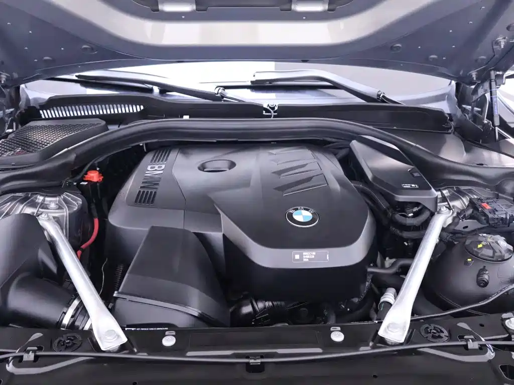 BMW 5 Series — миниатюра 24