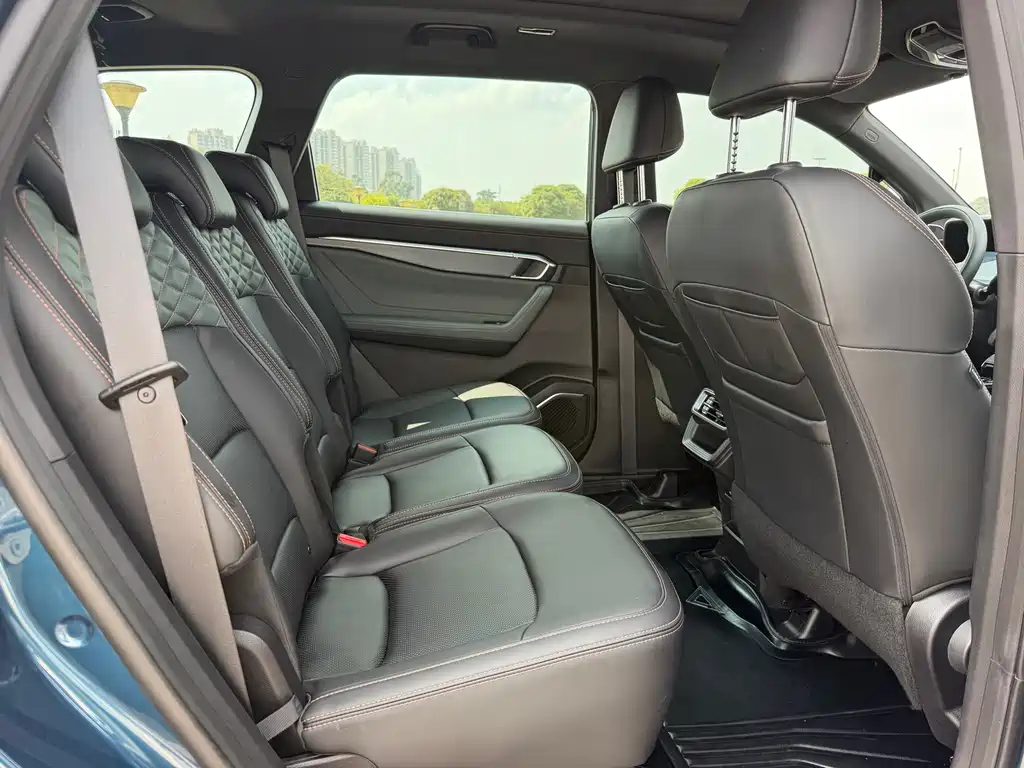 Geely Haoyue L — миниатюра 10