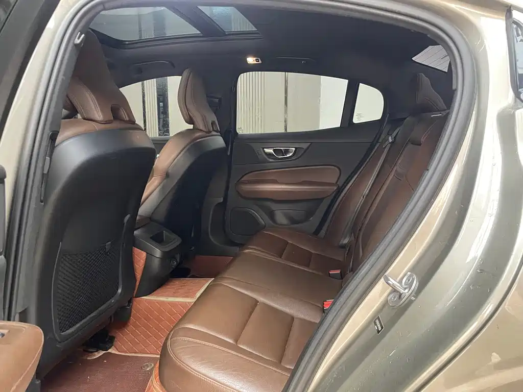 Volvo S60 — миниатюра 11