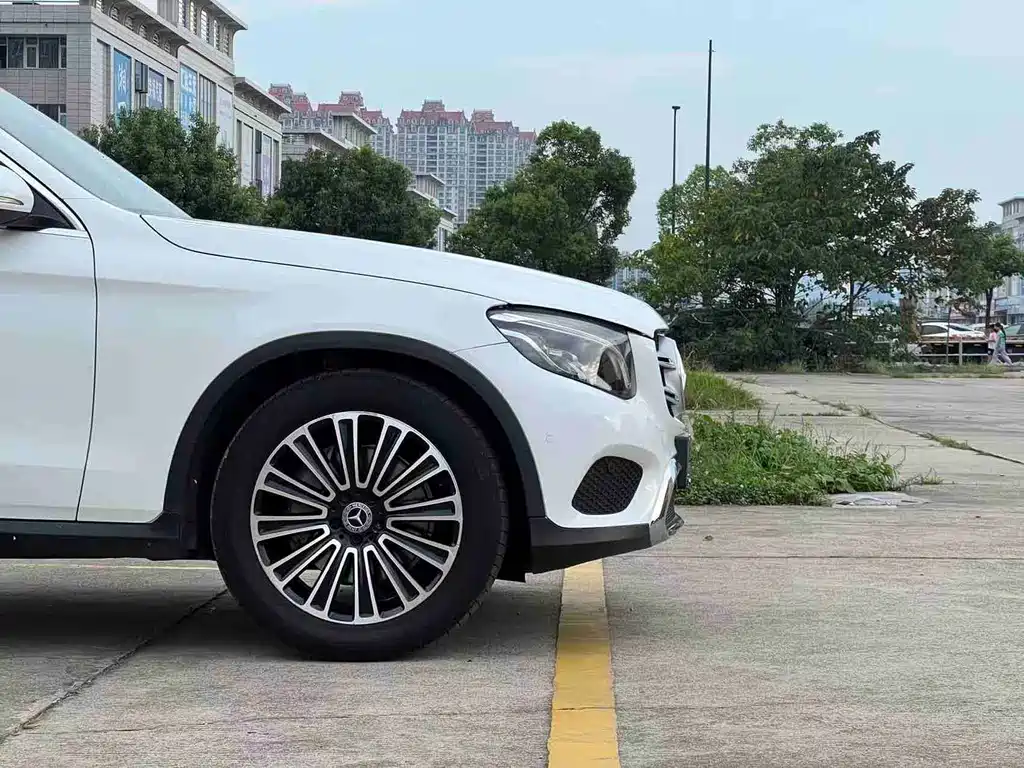 Mercedes-Benz GLC — миниатюра 12