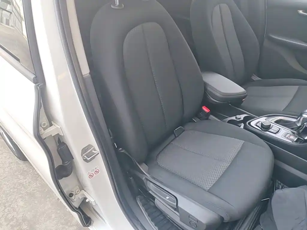 BMW 2 Series Active Tourer — миниатюра 25