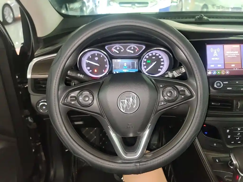 Buick Envision Plus — миниатюра 11