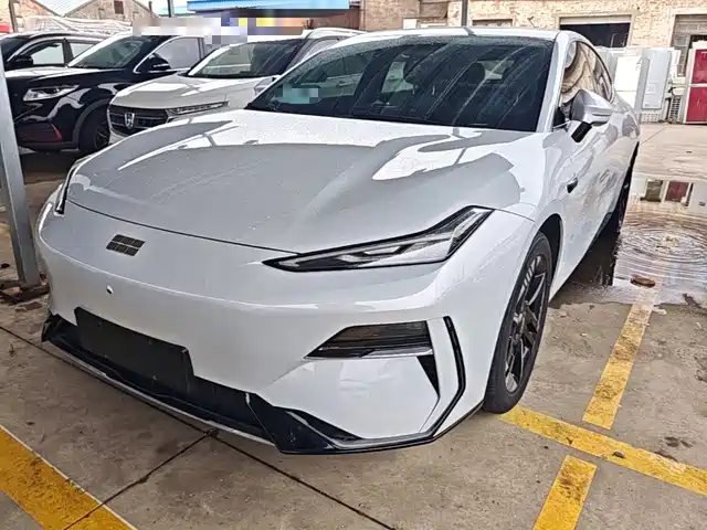 2025 Geely Galaxy E8