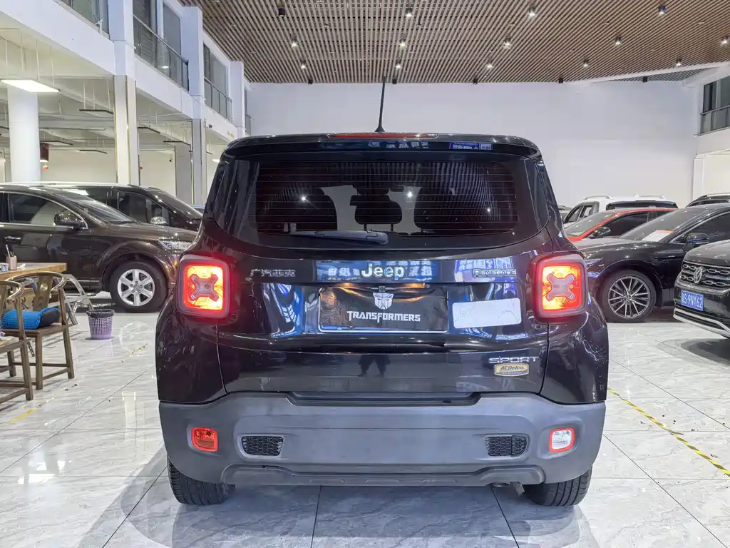 Jeep Renegade — миниатюра 13