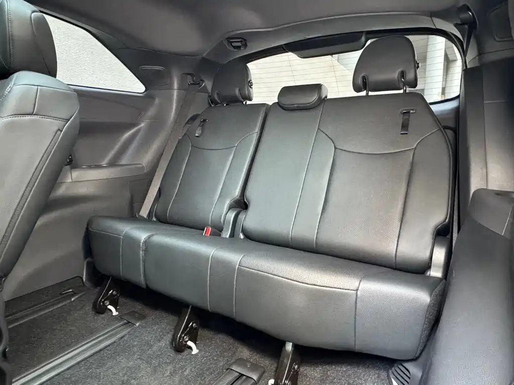 Toyota Sienna — миниатюра 14