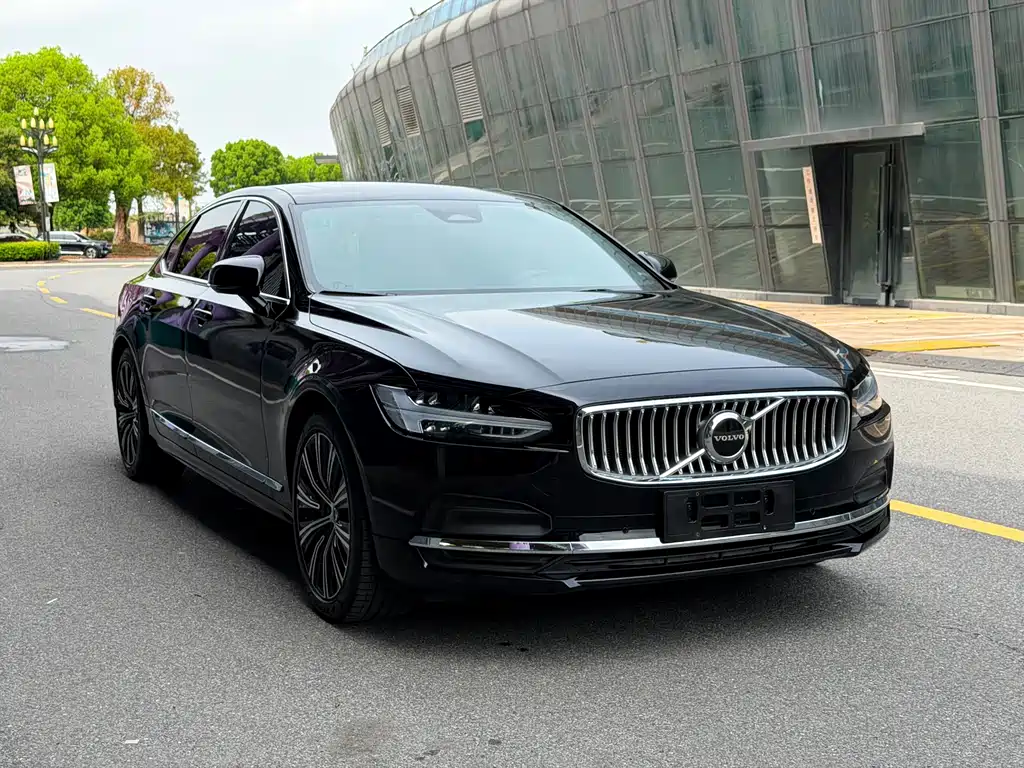 Volvo S90 2024 B5 Luxury