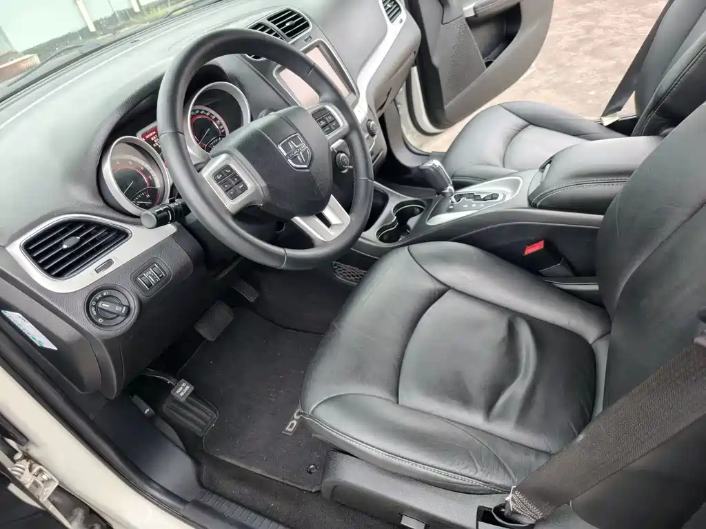 Dodge Journey — миниатюра 7
