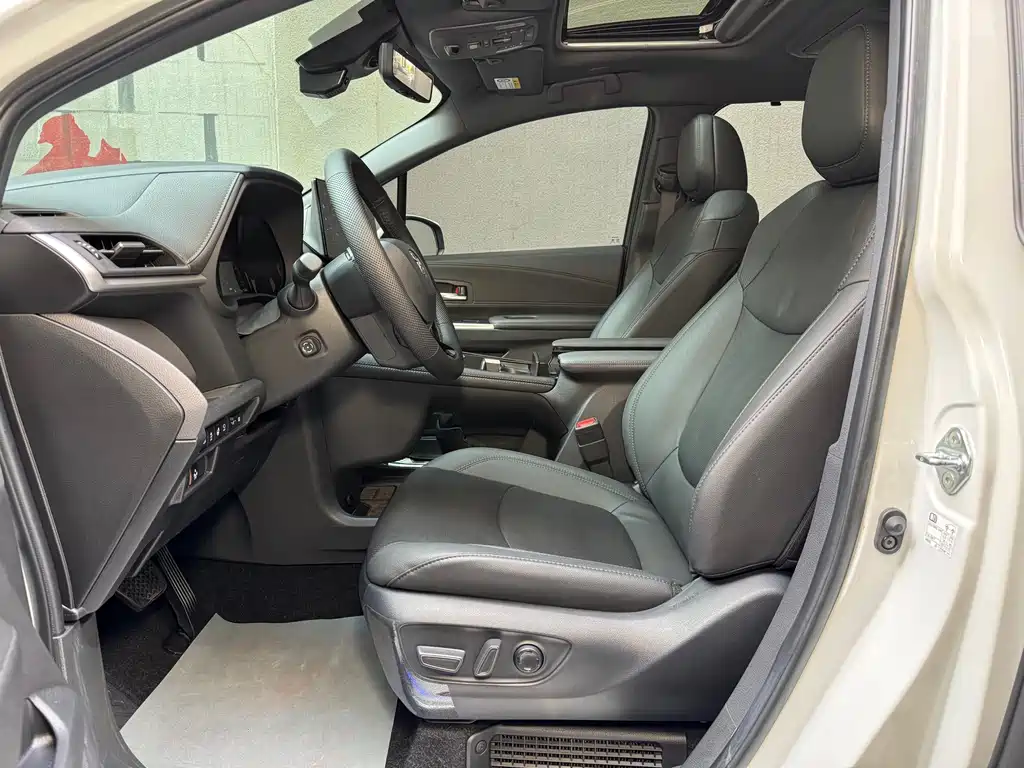 Toyota Sienna — миниатюра 12