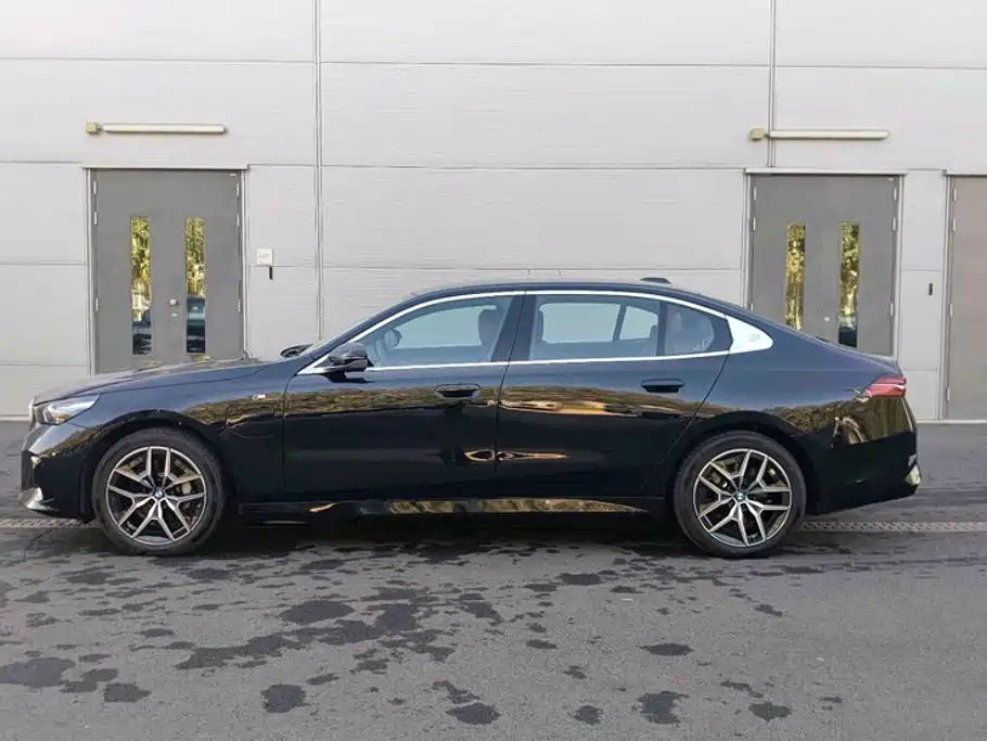 BMW i5 — миниатюра 4