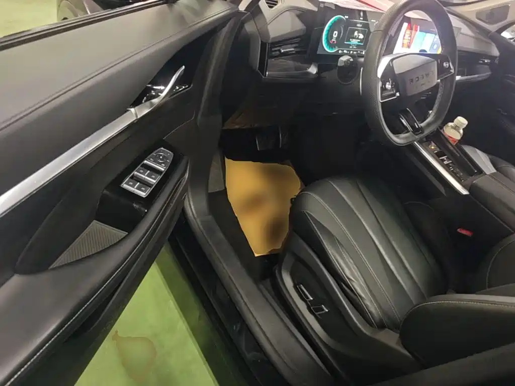 Roewe RX5 eMAX — миниатюра 16