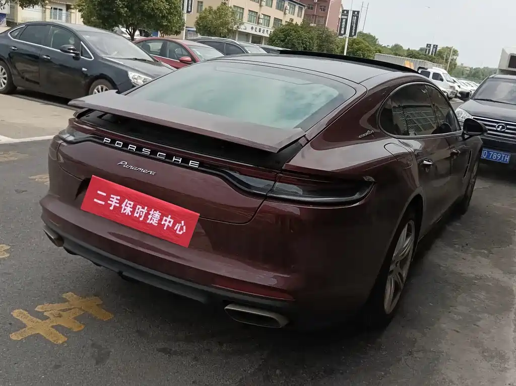 PORSCHE PANAMERA