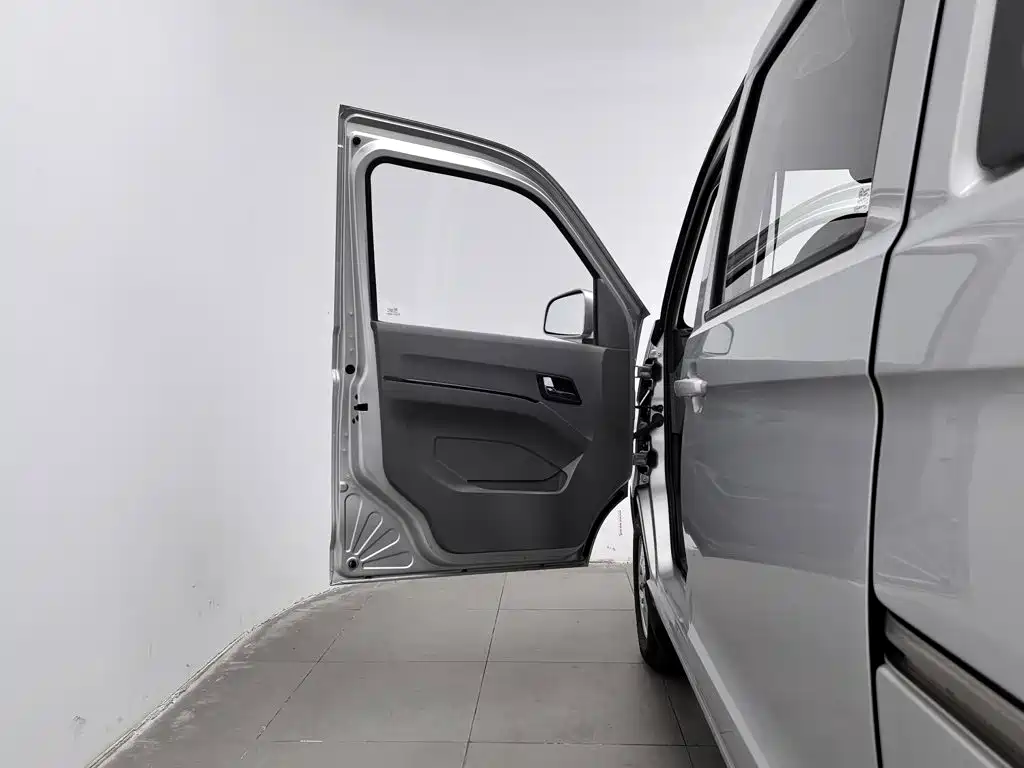 Wuling Zhiguang — миниатюра 8