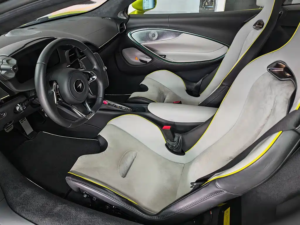 McLaren Artura — миниатюра 23