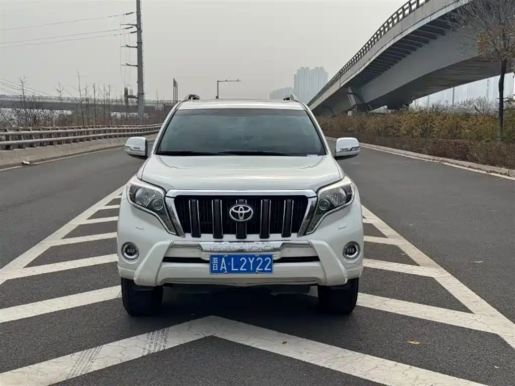 TOYOTA PRADO