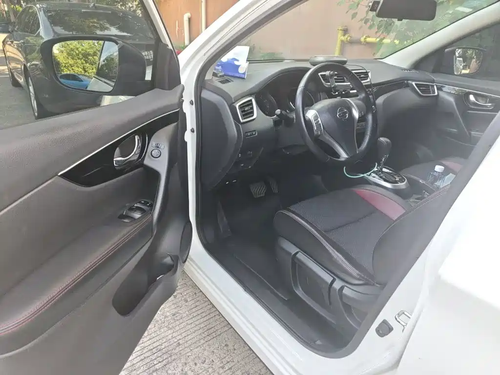 Nissan Qashqai — миниатюра 13