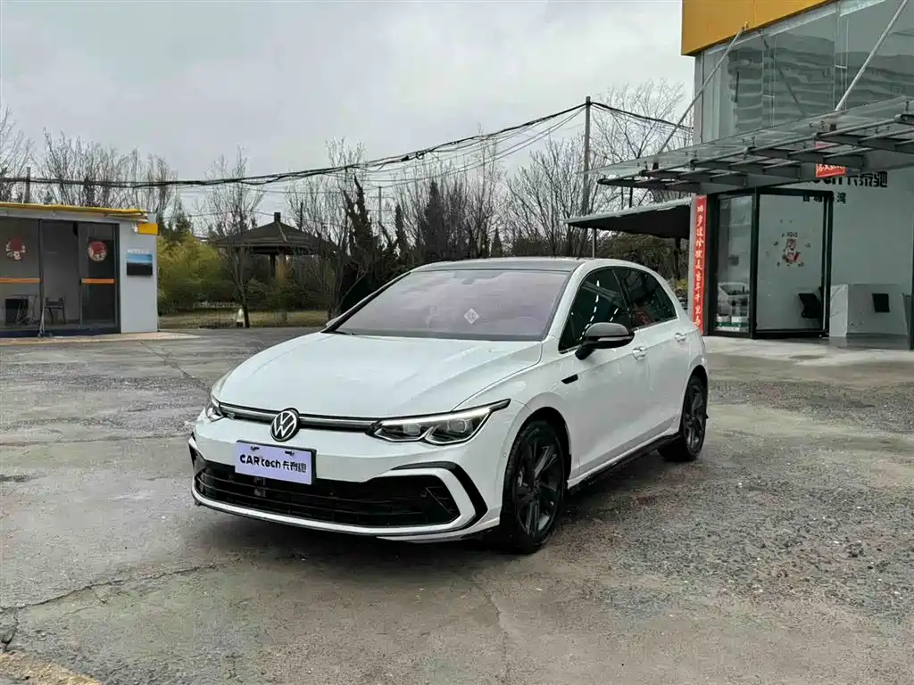 Volkswagen Golf 2024