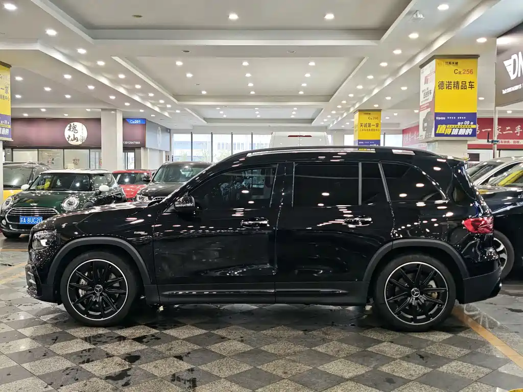 Mercedes-Benz GLB AMG — миниатюра 4