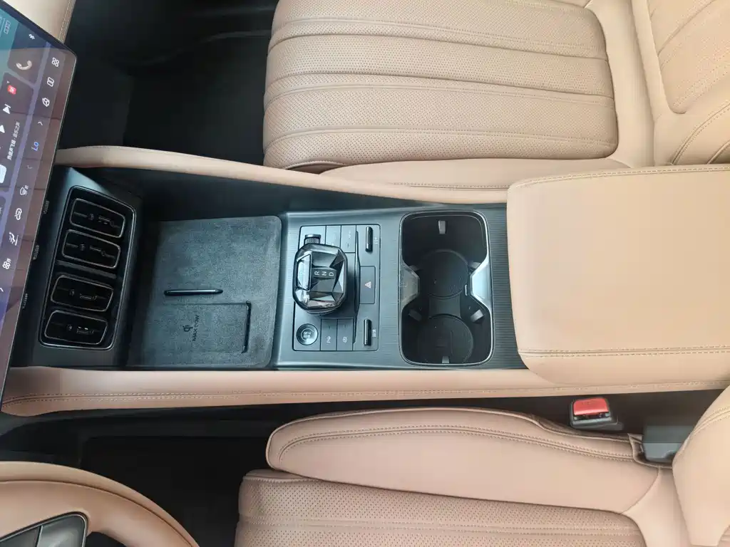BYD L EV — миниатюра 2
