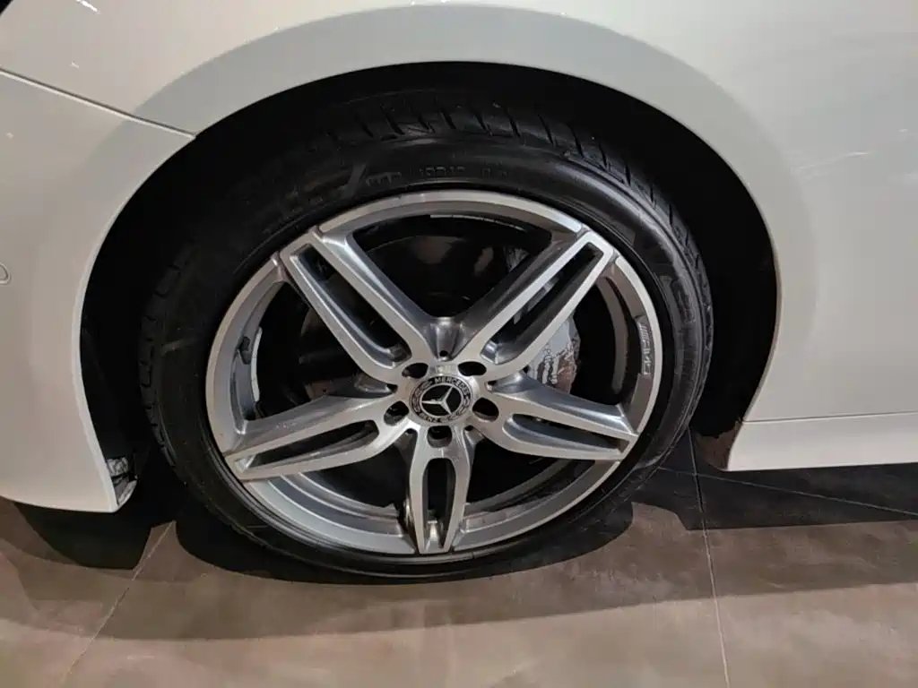 Mercedes-Benz E-Class (Import) — миниатюра 23