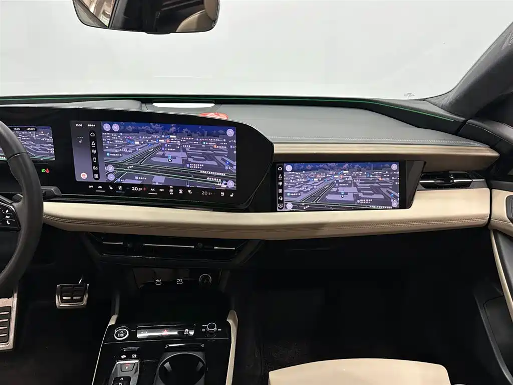 Audi A6L e-tron — миниатюра 10