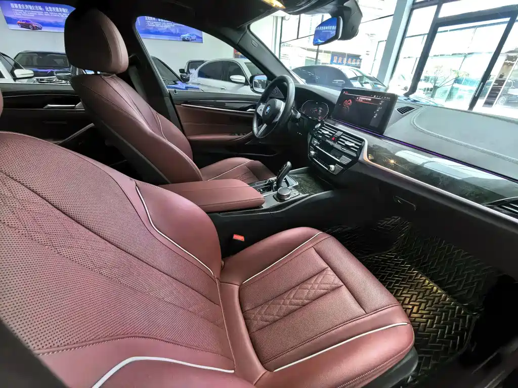 BMW 5 Series — миниатюра 21