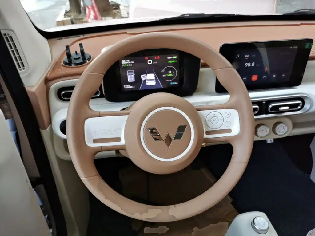 Wuling MINIEV — миниатюра 11