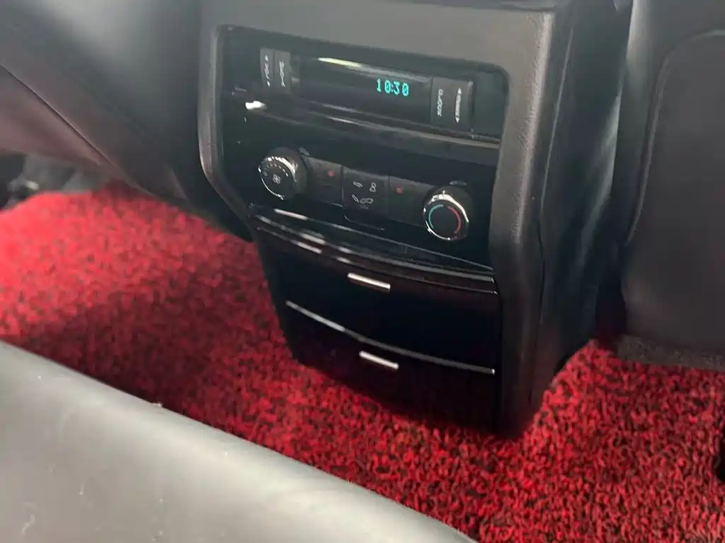 Ford Edge — миниатюра 8