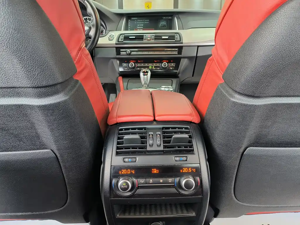 BMW M5 — миниатюра 9