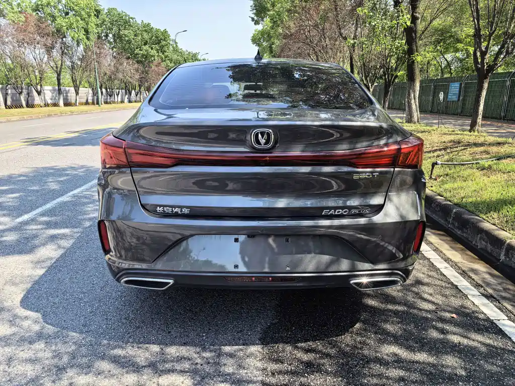 Changan Eado — миниатюра 5
