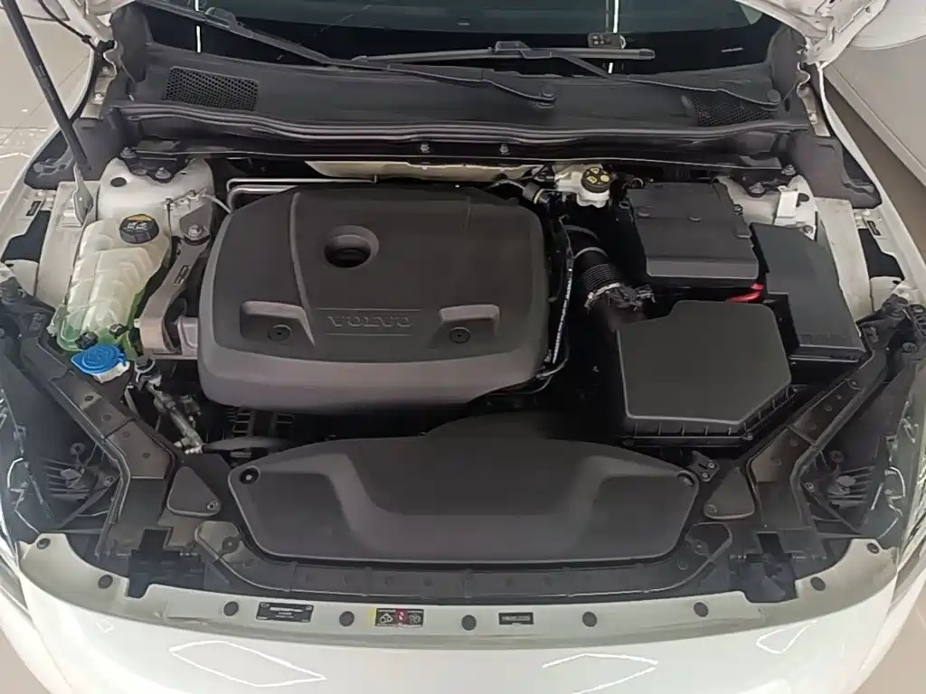 Volvo V40 — миниатюра 20