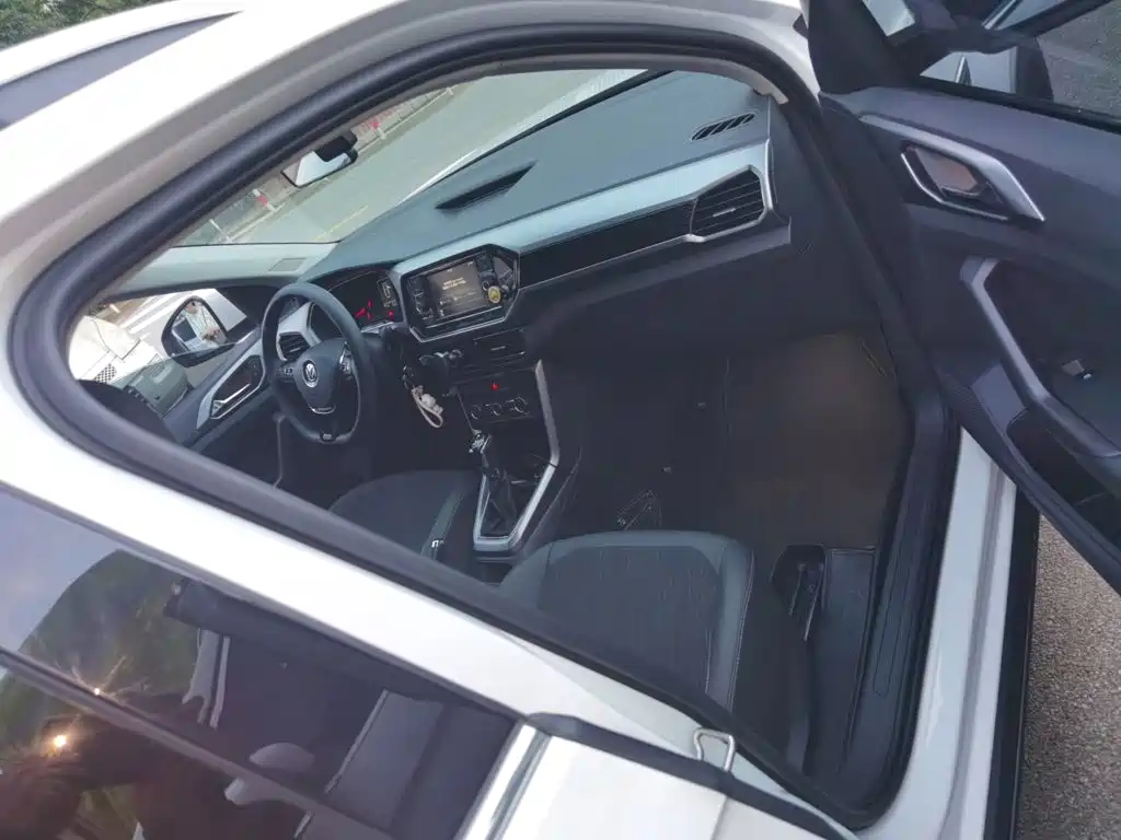 Volkswagen T-Cross — миниатюра 18