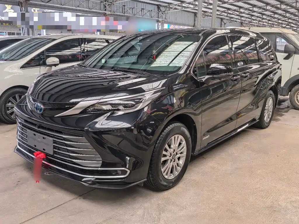 Toyota Sienna — миниатюра 2