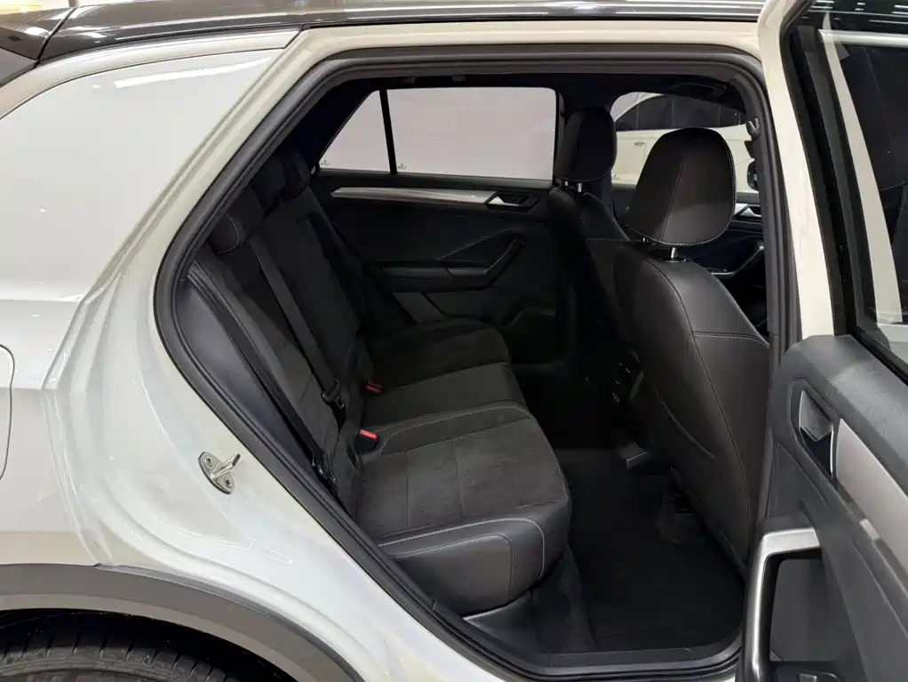 Volkswagen T-Roc — миниатюра 22