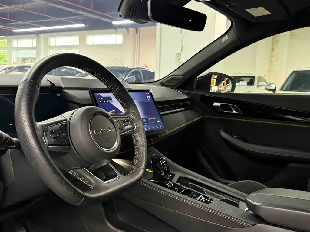 Lynk & Co 03 — миниатюра 8