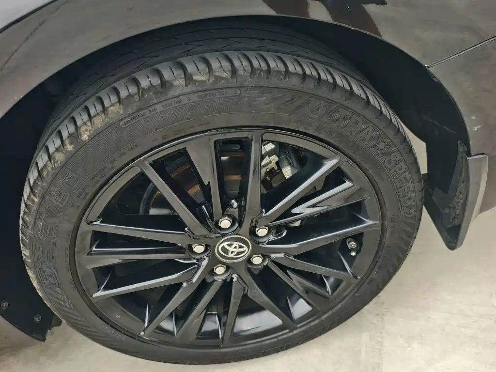 Toyota Camry — миниатюра 10