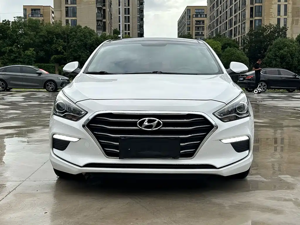 Hyundai Mistra 2017 1.6T AT Flagship TOP V
