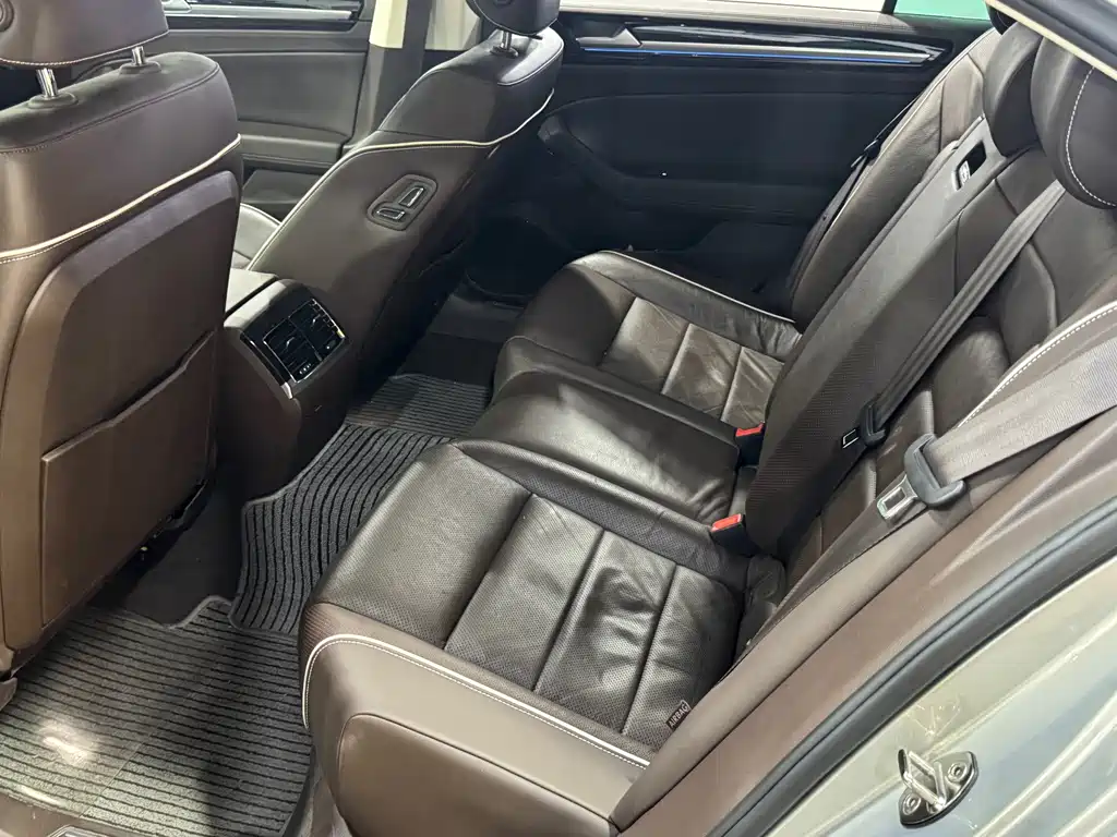 Volkswagen Phideon — миниатюра 3