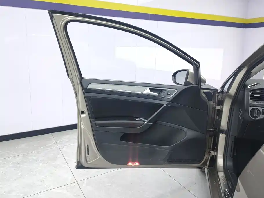 Volkswagen Golf — миниатюра 7