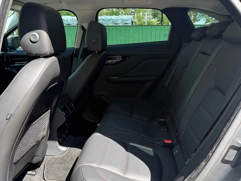 Jaguar F-PACE — миниатюра 11