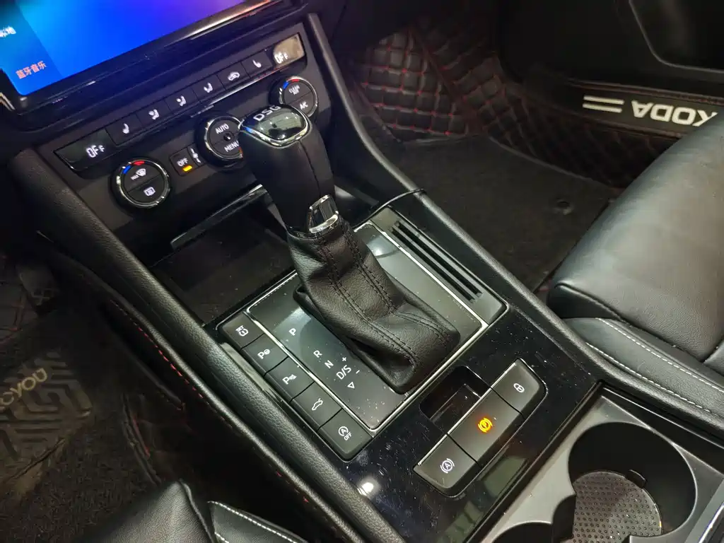 Skoda Superb — миниатюра 14