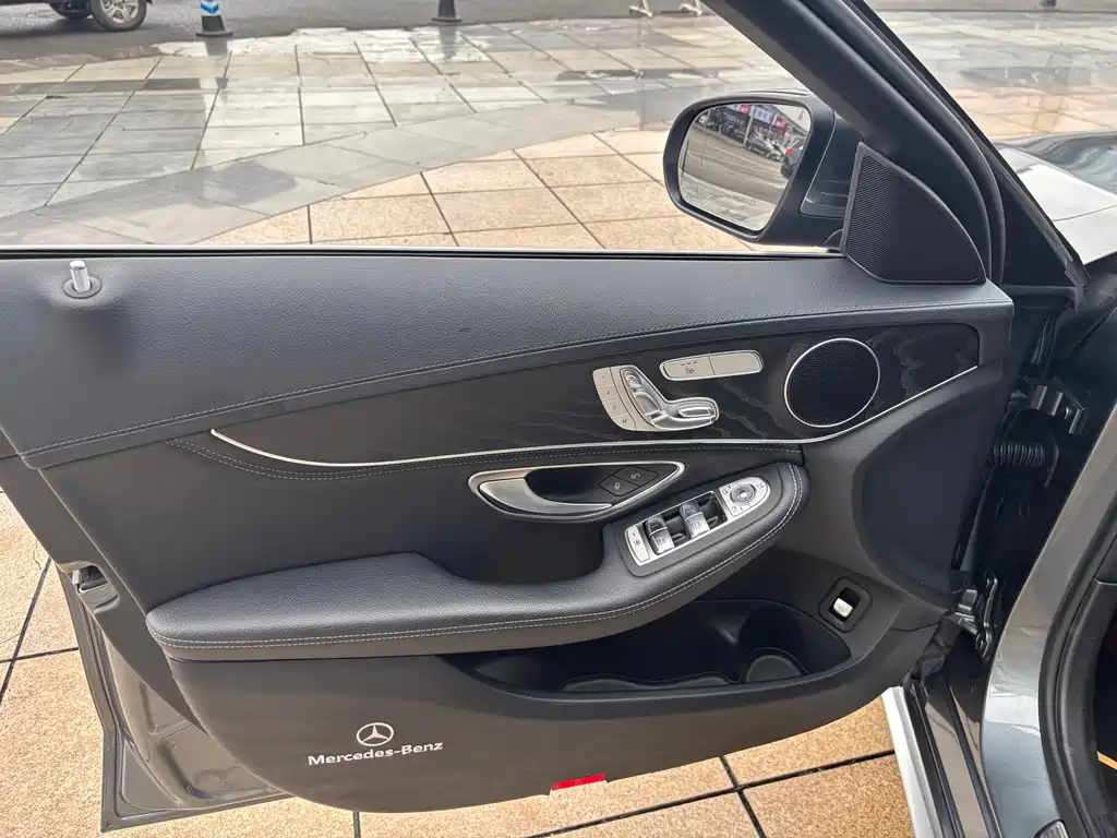 Mercedes-Benz C-Class — миниатюра 15
