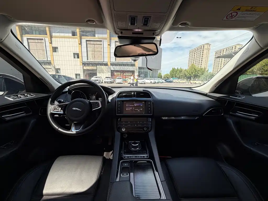 Jaguar F-PACE — миниатюра 12
