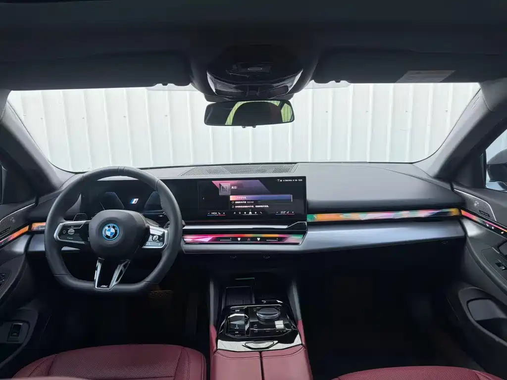 BMW I5