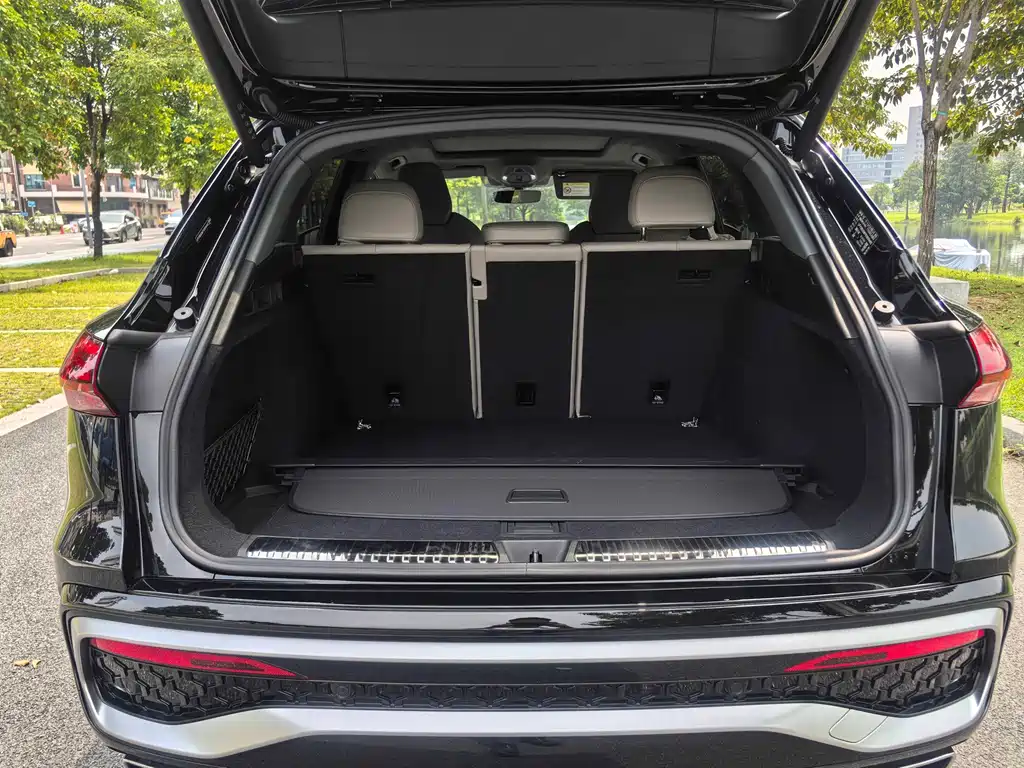 Audi Q5L — миниатюра 5