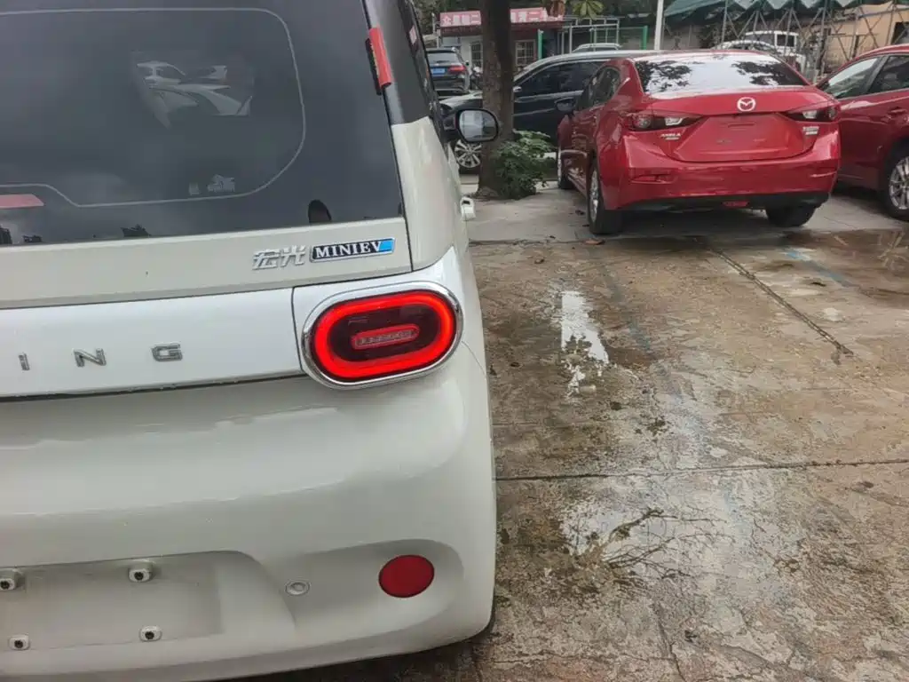 Wuling MINIEV — миниатюра 8