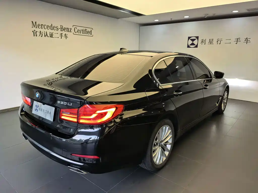 BMW 5 Series — миниатюра 12